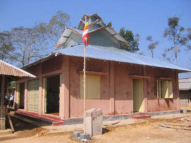 破壊された寺院の再建